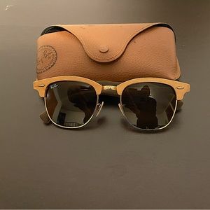 Woman’s Rayban sunglasses